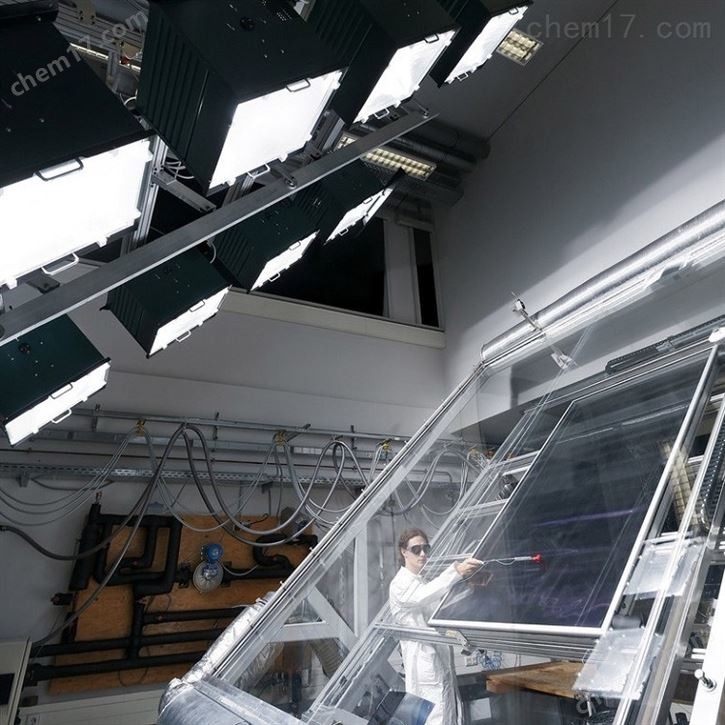 大面積太陽光模擬器