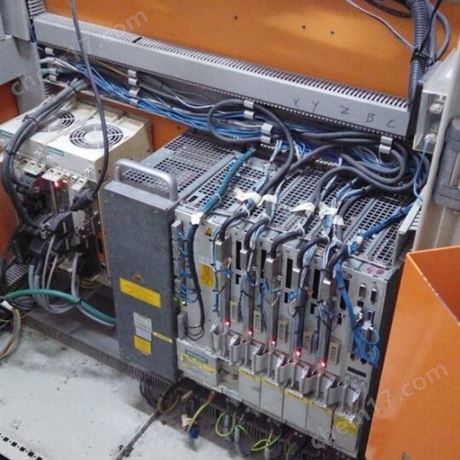 成都西門子840DSL屏幕顯示花屏閃屏維修